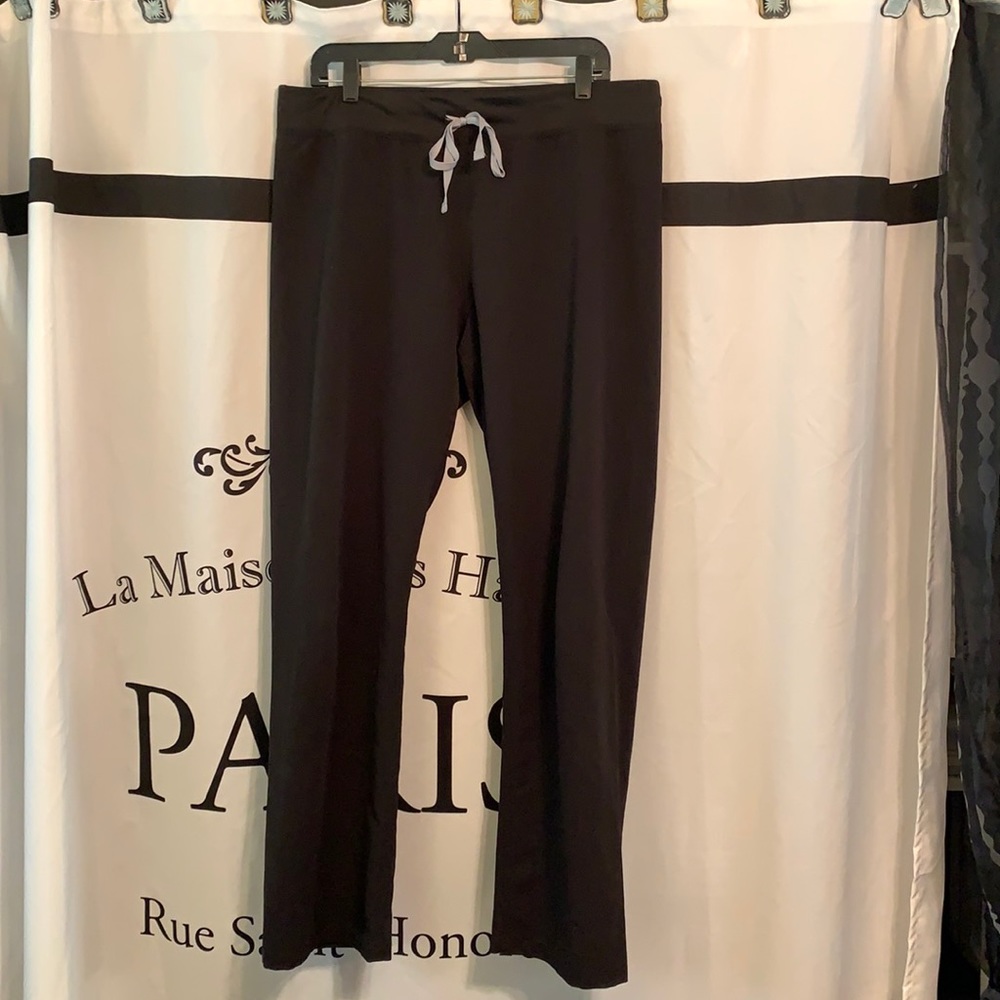 FIGS SCRUB PANTS SIZE LARGE PO#1365